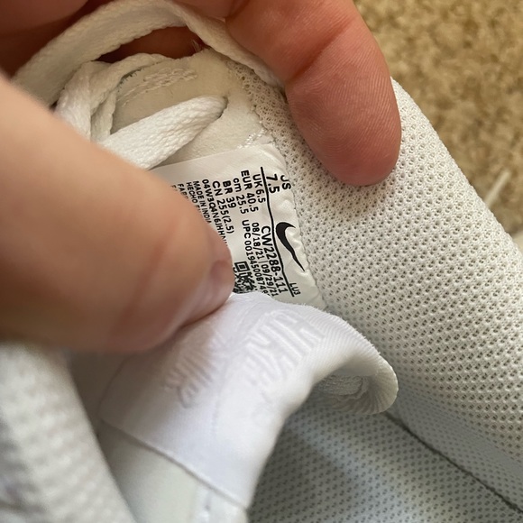 Nike Air Force 1 - Picture 3 of 11